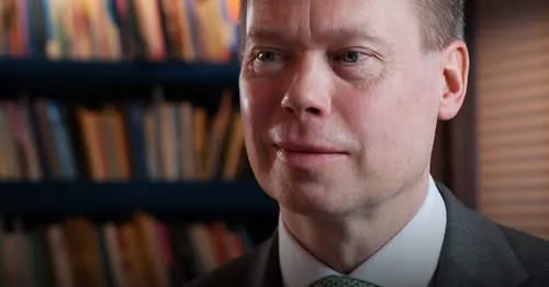 16217180800524314318